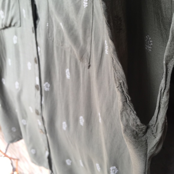 Torrid green pink print button down boho top 1x - Picture 6 of 9